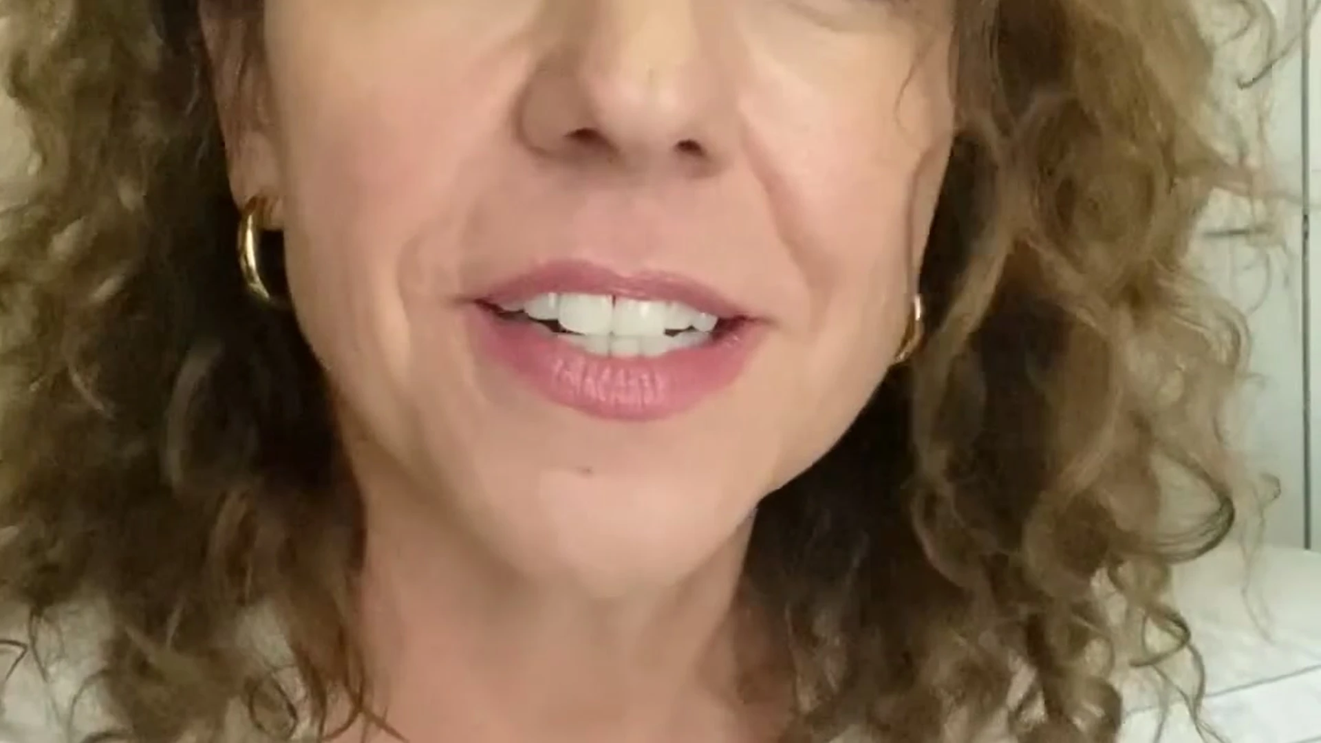 cute MILF Mama Fiona onlyfans leaks pic