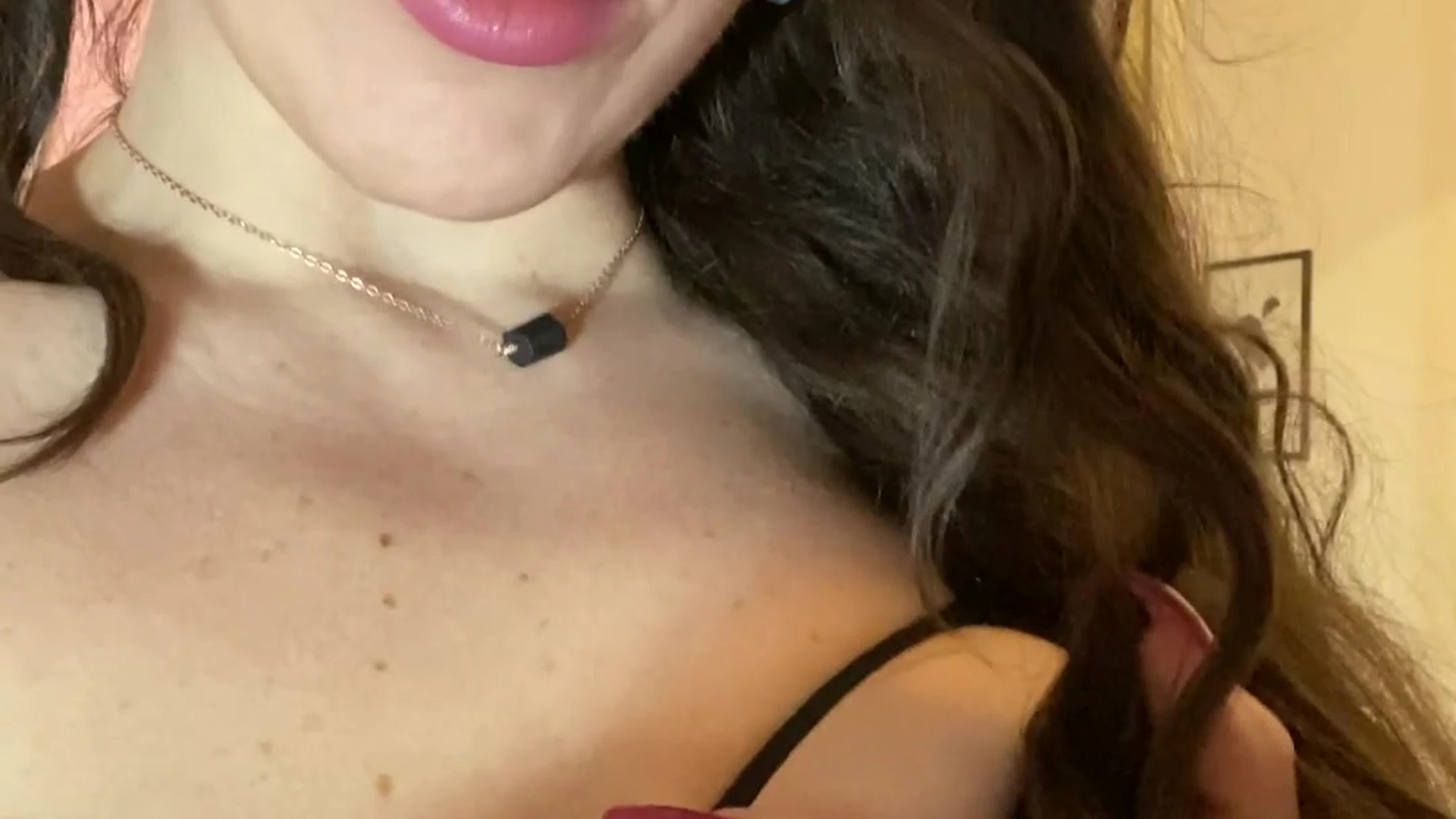 American Mama Fiona boobs Full Clip