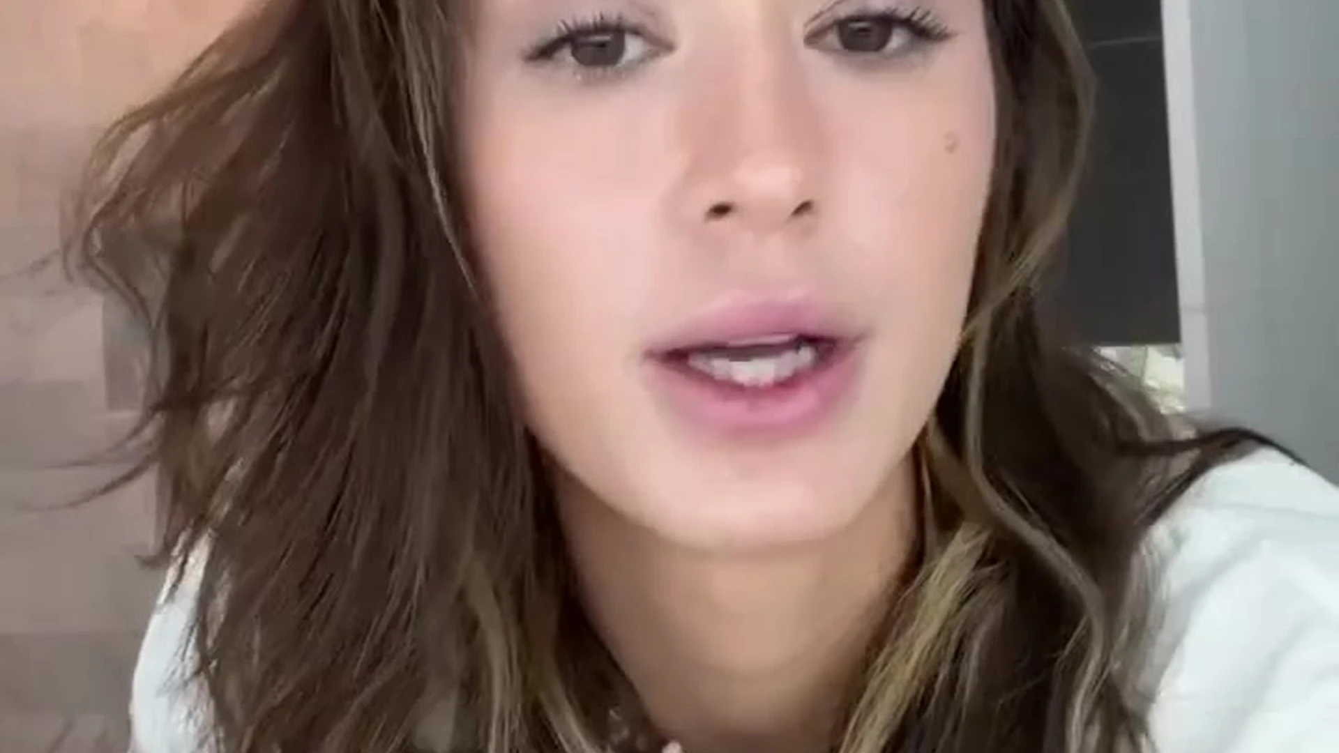 Caucasian Natalie Roush l e a k e d
