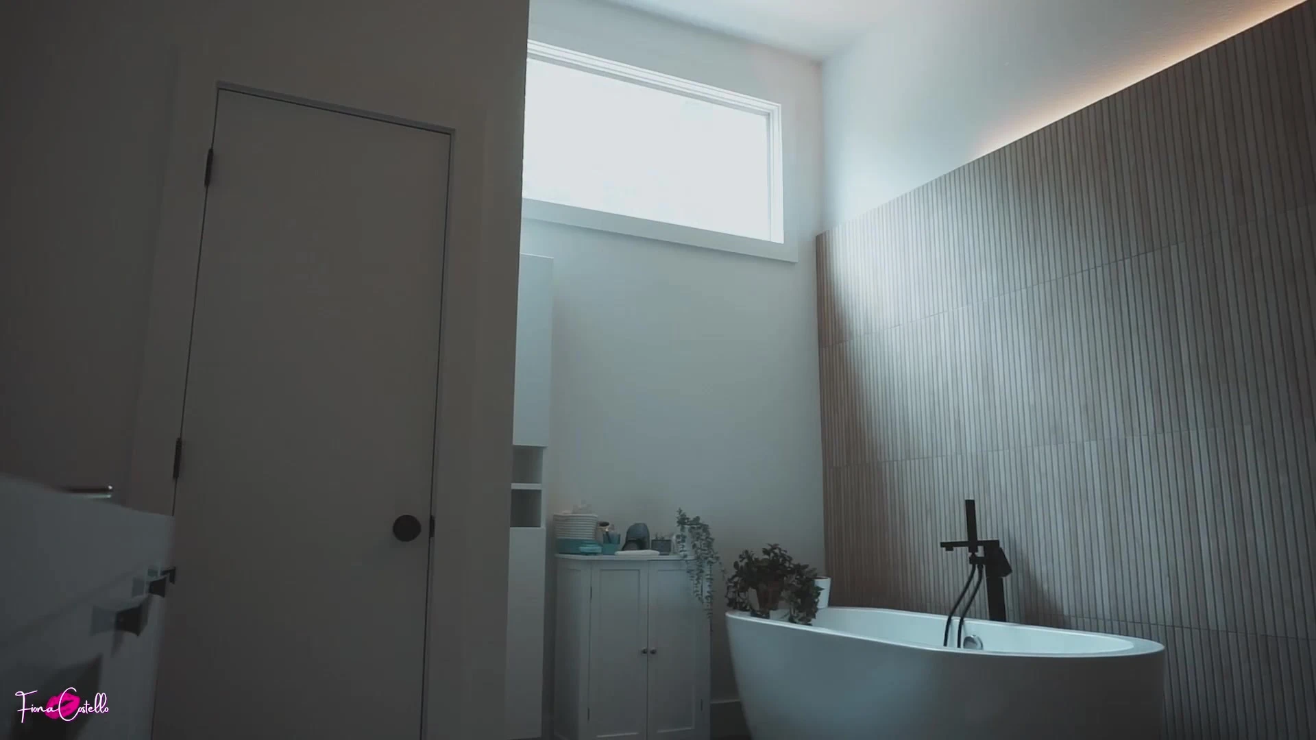 MILF Mama Fiona boobs