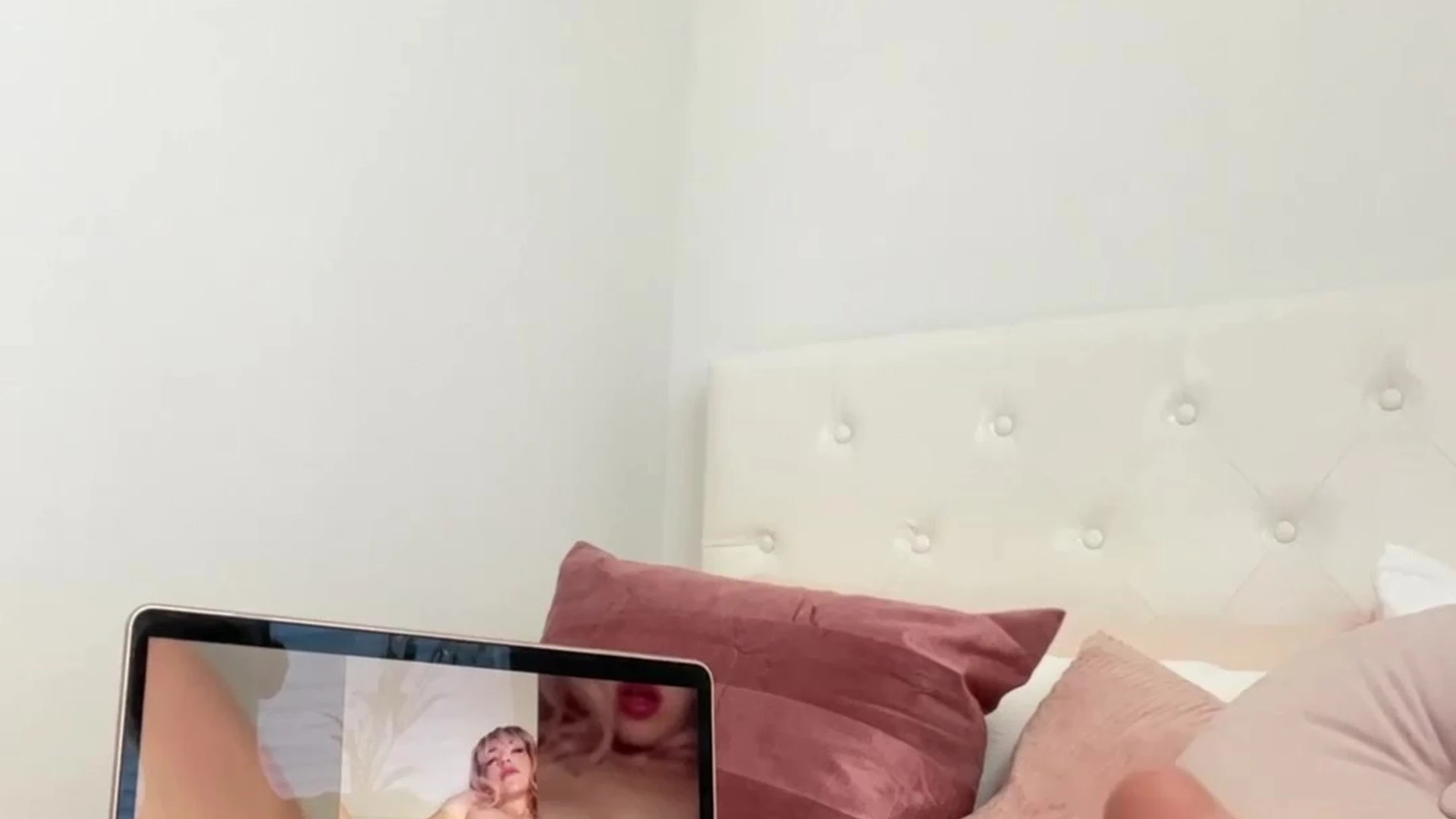 pretty caucasian Mama Fiona reddit