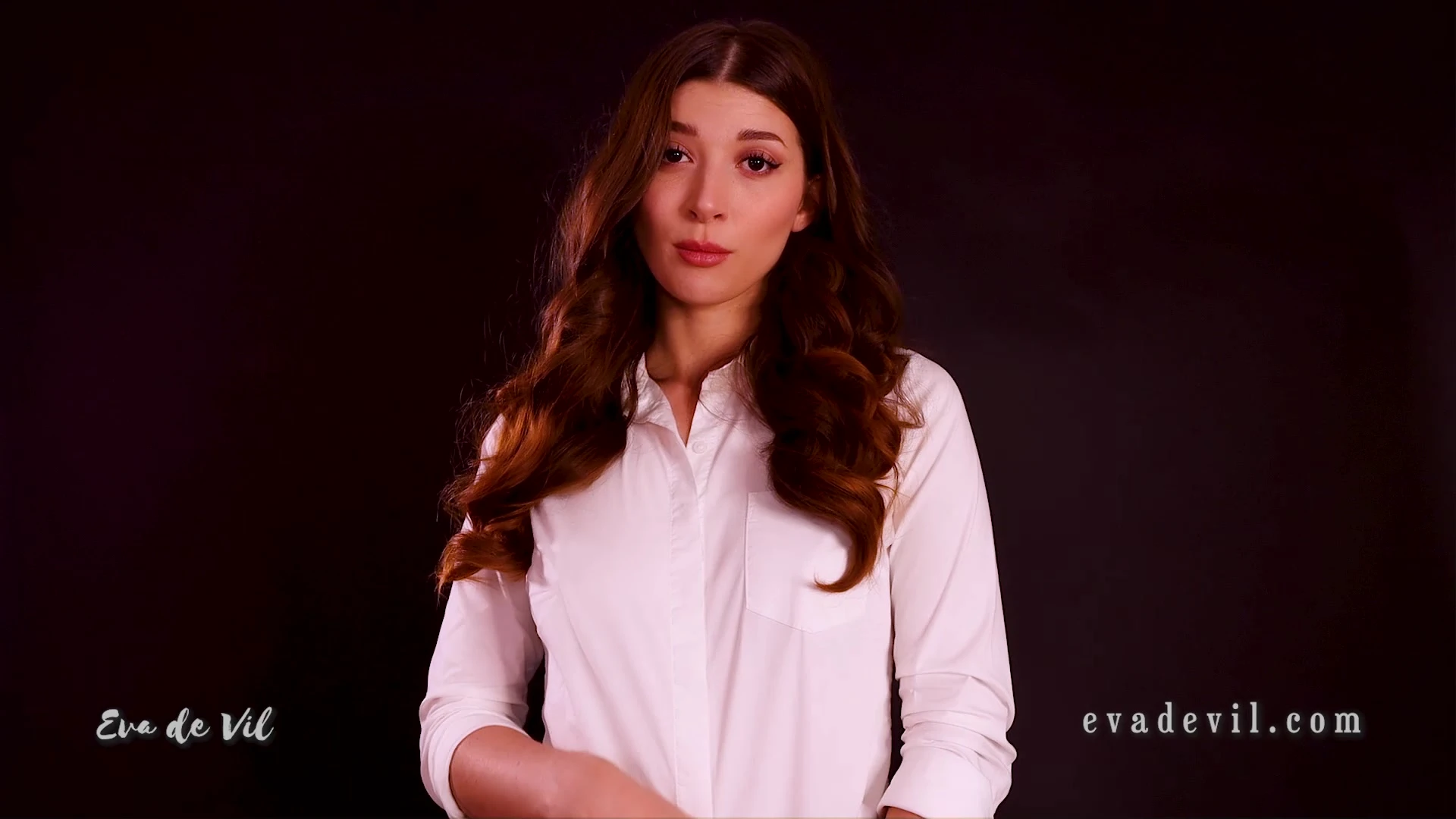 Epic Brunette Eva de Vil face