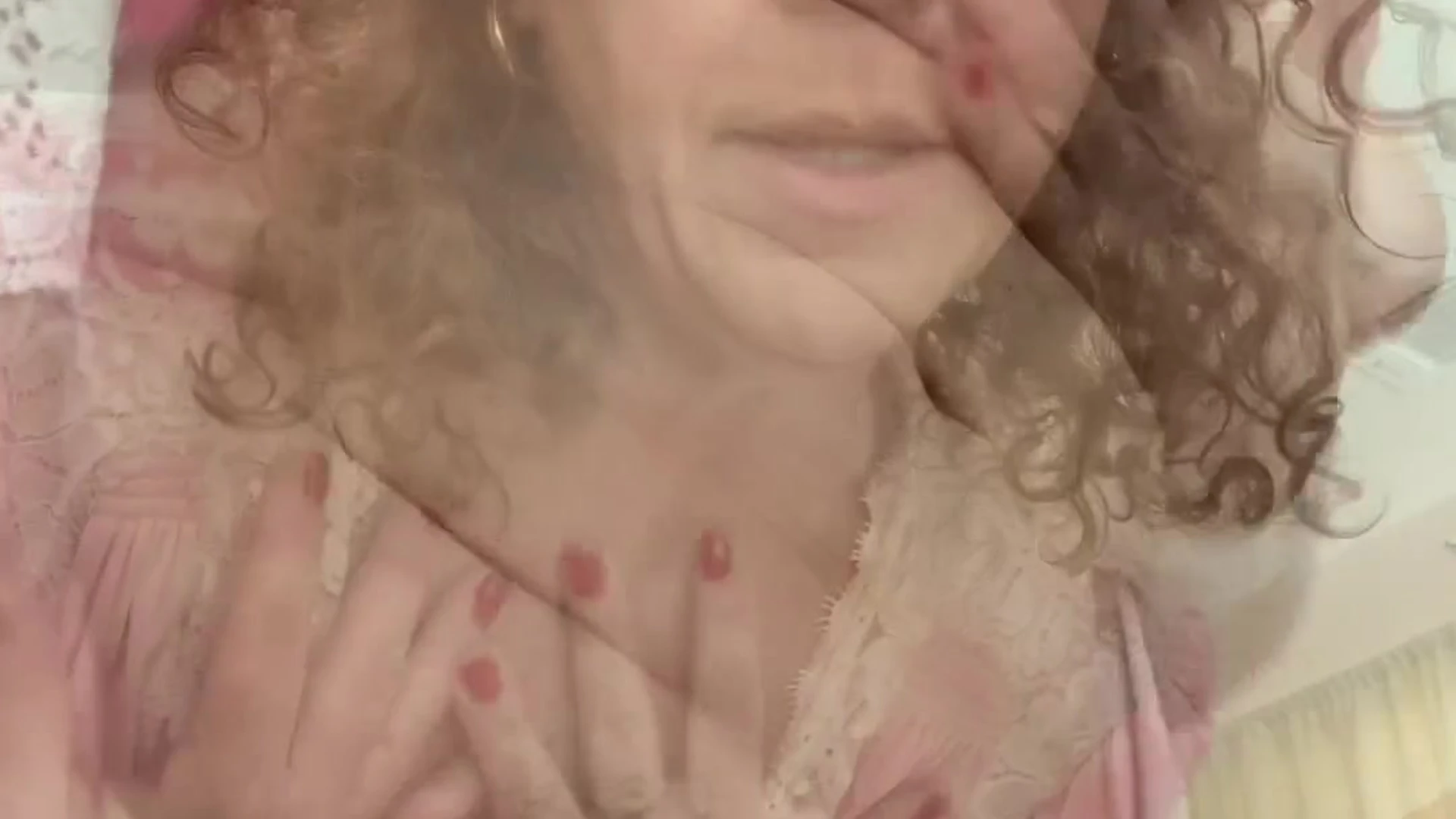 Exposed Courageous caucasian Mama Fiona boobs