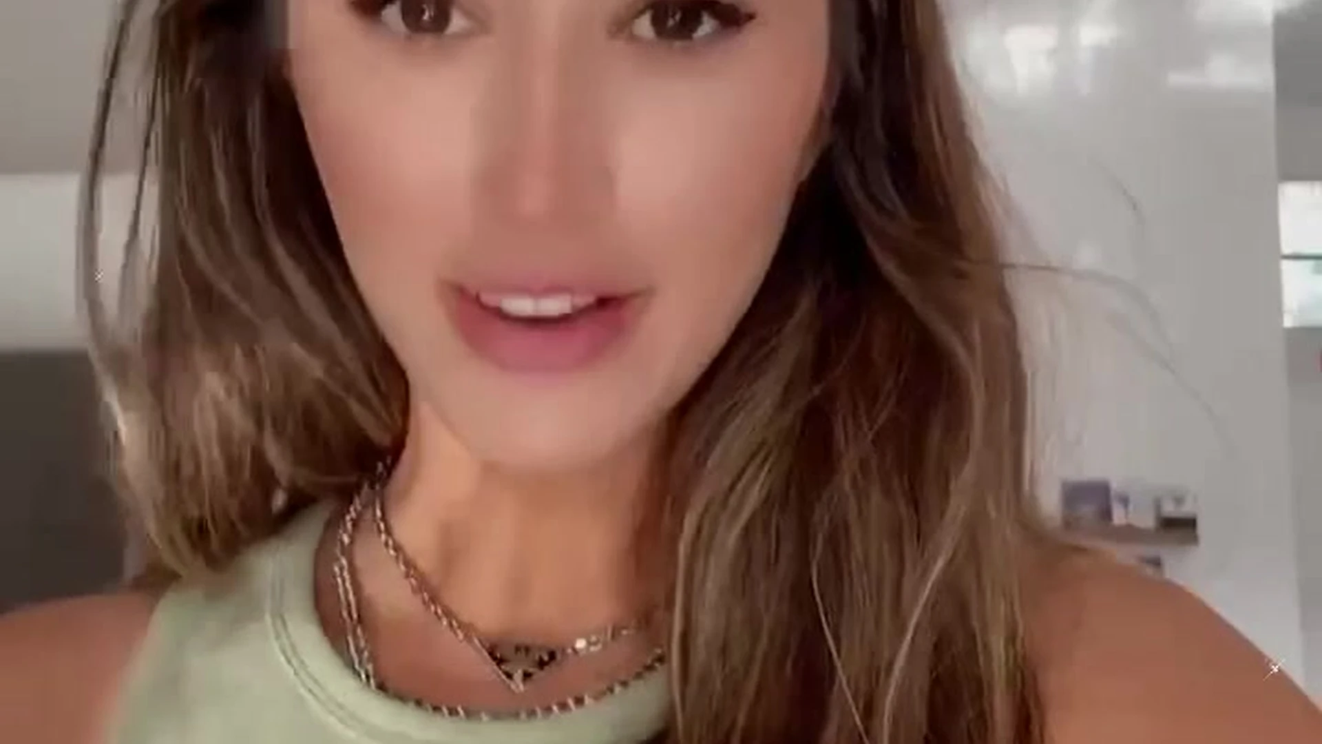 Sensational cum dumpster American Natalie Roush nude pic