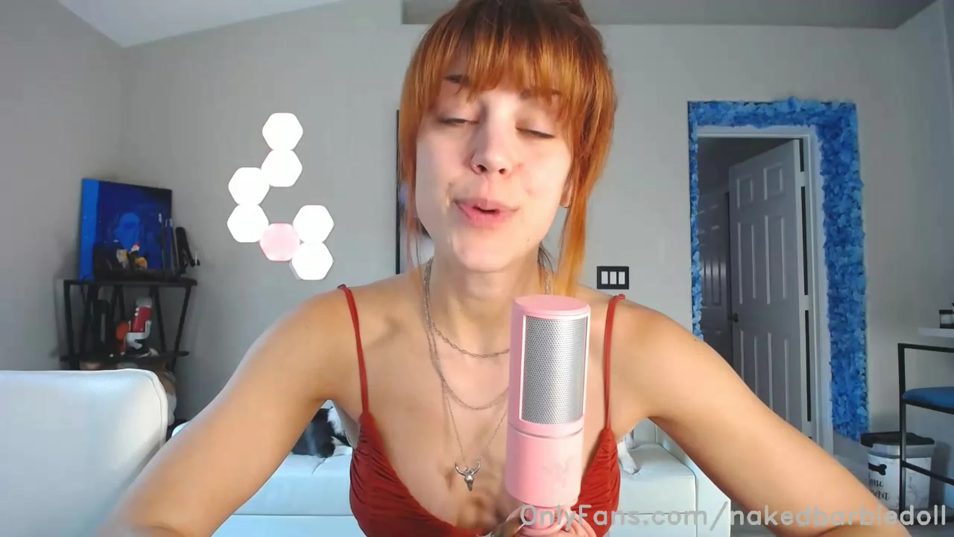 brunette Molly Stewart onlyfans videos